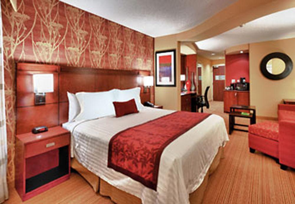 Courtyard By Marriott Alexandria